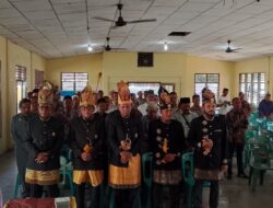 Alfian, S. Sos Melantik Imum Mukim Se-Kecamatan Peusangan.