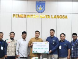 Kunjungan Manager UP3 PLN, Wali Kota Langsa Terima Zakat dan Sampaikan Keluhan Warga Gampong Sukajadi Makmur