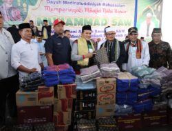 Fadhlullah Hadiri Maulid Nabi, Pemerintah Aceh Salurkan Bantuan untuk Korban Kebakaran Dayah Madinatuddiniyah Babussalam.