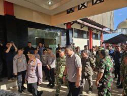 Panglima TNI Tinjau Dapur Lapangan dan Warga terdampak Bencana Korban Banjir dan Longsor di Tapanuli Tangah