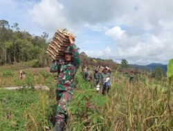 Yonif 122/TS dan Yonif 125/Simbisa Patroli Pendorongan Logistik Bencana Alam