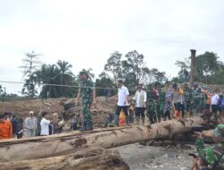 Pangdam I/BB Beserta Rombongan Kunjungi Lokasi Bencana Alam dan Peninjauan Akses Jalan Terputus di Desa Anggoli-Tapanuli Selatan