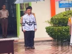 WALAU DI GUYUR HUJAN UPACARA HGN 2025 DI SMK NEGERI 1 PEUSANGAN BERJALAN PENUH HIKMAH
