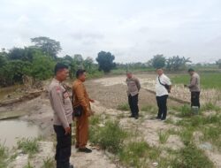Kapolsek Lubuk Pakam Pimpin Langsung Pengecekan Lokasi Abrasi dan Longsor Benteng di DAS Akibat Banjir di Deli Serdang