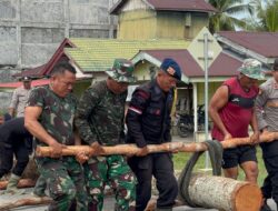 Sinergritas TNI Polri Bangun Jembatan Darurat Pasca Banjir Di Kabupaten Aceh Singkil