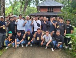 Ketua PAC GRIB JAYA Medan Tuntungan bersama Anggota DPRD Kota Medan Hadiri Pemakaman Almarhum Alexander Ketaren