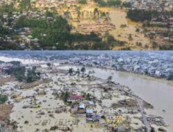 Saat Tamiang Tenggelam; Heroisme Bupati Armia Pahmi Menentang Gelap, Log, dan Derasnya Arus DAS Tamiang