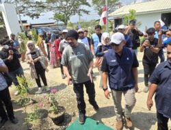 Di Huntara Aceh Tamiang, Andi F. Noya Menyapa Harapan yang Tumbuh di Tengah Bencana