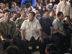 Presiden RI Prabowo Subianto Rayakan Tahun Baru 2026 dengan Nobar bersama Warga Korban Banjir Bandang dan Tanah Longsor di Batang Toru-Tapsel