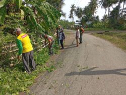 KORAMIL 11/BANDAR BARU KODIM 0102/PIDIE LAKSANAKAN GOTONG ROYONG DI DESA TANOH MIRAH