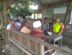 Babinsa Koramil 11/Bandar Baru Kodim 0102/Pidie Laksanakan Komsos dengan Tokoh Agama dan Orang Tua Kampung di Desa Kayee Raya