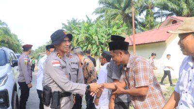 Pasca Banjir Subulussalam, Kapolda Aceh Lakukan Trauma Healing dan Bakti Sosial Bersama Warga