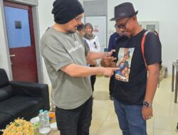 Jurnalis dan Wawasan yang Melampaui Teks