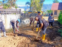 Kebersamaan Jadi Kekuatan, Polri Hadir untuk Negeri: Polsek Lut Tawar Gotong Royong Pulihkan Akses Jalan Pasca Bencana