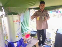 Pengungsi Delung Sekinel Terharu, TNI-AD Bantu Alat Air Siap Dikomsumsi