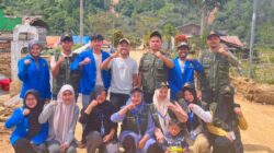 Sinergi Tanpa Batas: KPM UIN SUNA dan Relawan UIN Ar-Raniry Gelar Aksi Gotong Royong Bersama Masyarakat Kampung Rawe Di Masjid Ridwan Kampung Rawe,Seusai Bencana Banjir Bandang