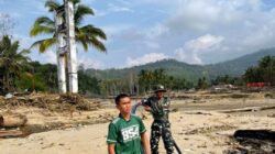 Satgas Penanggulangan Bencana Pimpin Gotong Royong 550 Meter Pipa Air Bersih Terpasang di Desa Jamat