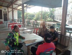 Babinsa Koramil 11/Bandar Baru Laksanakan Komsos, Ingatkan Warga Cek Keamanan Rumah Jelang Mudik Lebaran