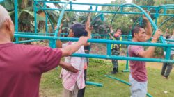 Babinsa Koramil 11/Bandar Baru Gotong Royong Bersama Warga, Pererat Silaturahmi di Pueb Lueng Nibong