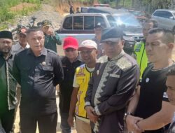 Wakil Bupati Aceh Tengah Muchin Hasan Bersama Tim PUPR Aceh Tinjau Langsung Kerusakan Jalan Propinsi Di Kuyun Toa 