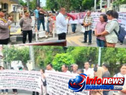 Massa Aksi Unjuk Rasa Keluarga Korban Penganiayaan Brutal Minta Polrestabes Medan Secepatnya Serahkan Tersangka dan Barang Bukti ke Kejari Medan