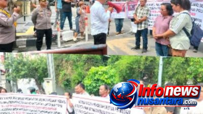 Massa Aksi Unjuk Rasa Keluarga Korban Penganiayaan Brutal Minta Polrestabes Medan Secepatnya Serahkan Tersangka dan Barang Bukti ke Kejari Medan