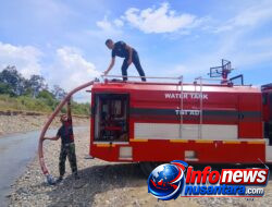 Satgas TMMD Ke-129 Kodim 0102/Pidie Suplai Air Bersih Gunakan Water Tank TNI AD untuk Kebutuhan Santri dan Warga