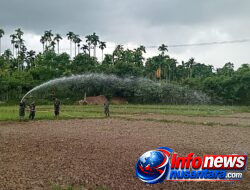 Tak Sekadar Menanam, Satgas TMMD ke-129 Kodim 0102/Pidie Rawat Harapan Petani di Tengah Teriknya Cuaca