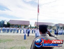 Kasat Binmas Polres Pidie Jaya Jadi Pembina Upacara di SMKN Trienggadeng