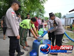 ‎‎Polres Pidie Salurkan Air Bersih untuk 494 KK di Gampong Neuhuen, Wujud Kepedulian kepada Warga Terdampak Kekeringan