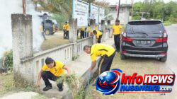 Polres Bireuen Sambut HUT Ke-81 RI, Gelar Bakti Sosial di Masjid