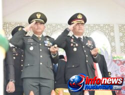Kapolres Bireuen Mengikuti Upacara Penurunan Bendera Merah Putih HUT Ke-81 RI